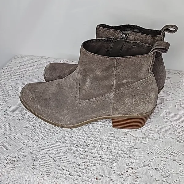 Vionic Joy Vera water resistant suede gray grey taupe ankle boots booties sz 8.5 - Image 3