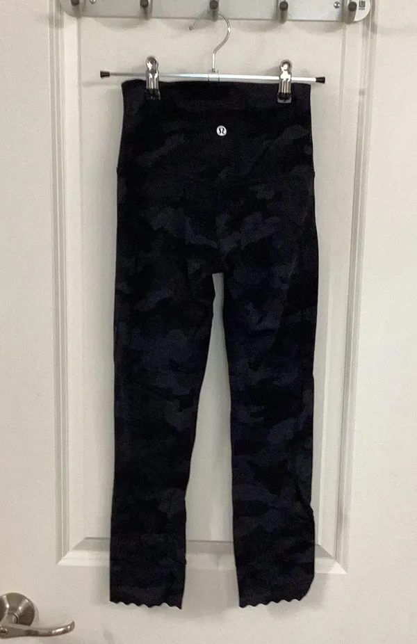 Lululemon Scalloped Leggings - Image 2