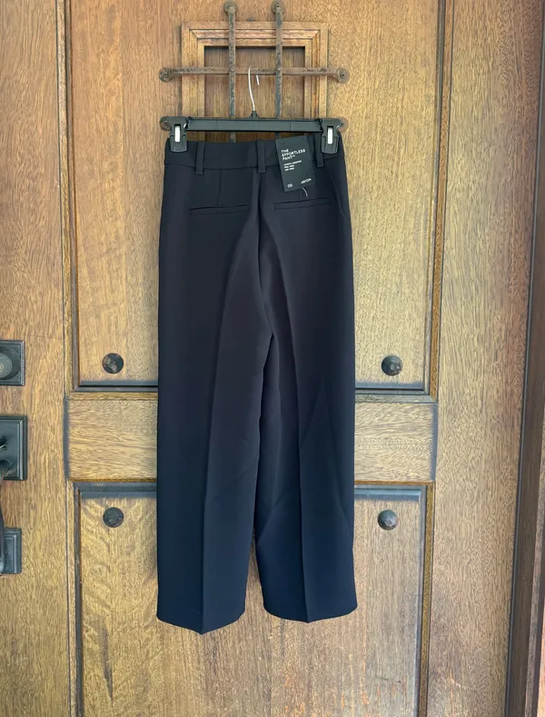 Aritzia Black Cropped length, High Rise, Wide Leg Pants Size 00 - Image 9