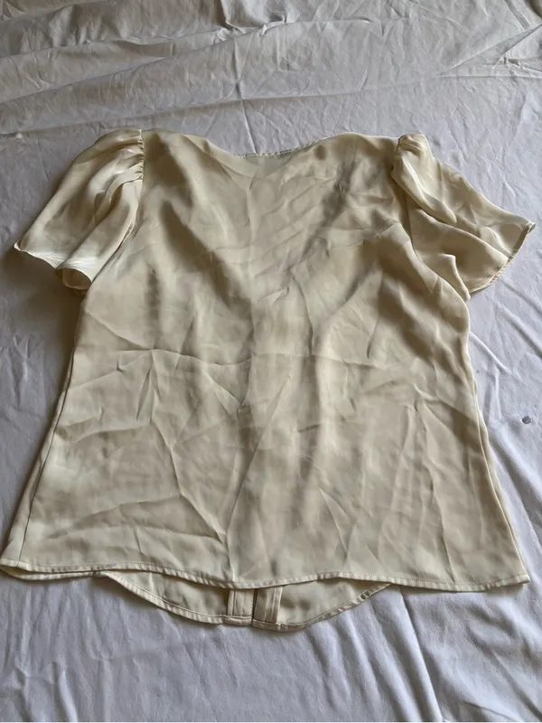 Express Cream Flutter Sleeve V-Neck Blouse | Size XS - Image 5