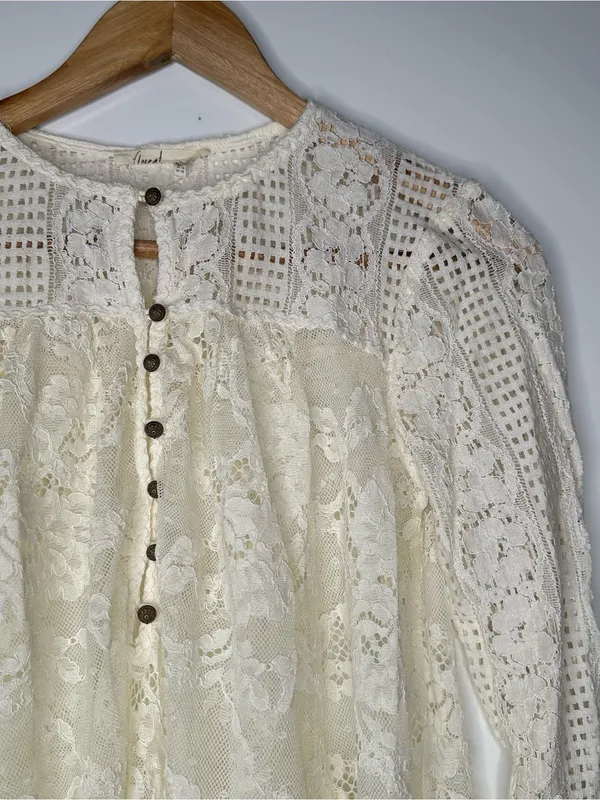 Anthropologie Floreat Cream Lace Henley Top Size 6 - Image 3