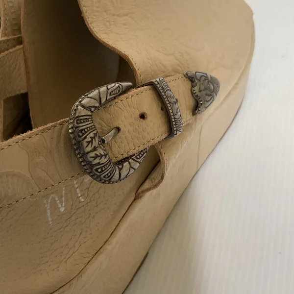 Matisse Embossed Wedge Western Sandals Leather Beige Platform Made in Brazil Sz9 - Image 10