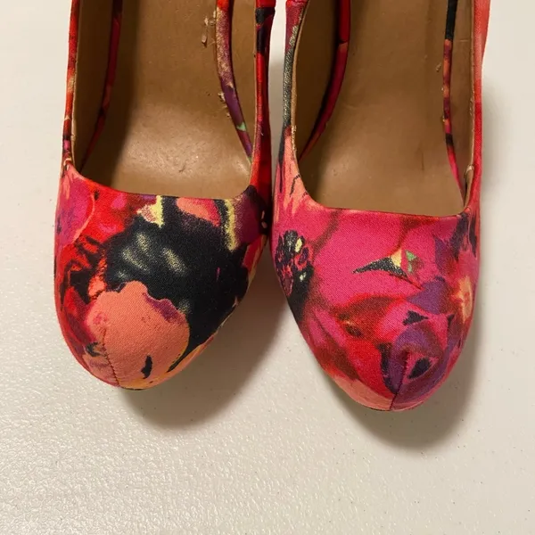 Angeles Shoes women’s floral Fiona pumps‎ — size 7 - Image 3