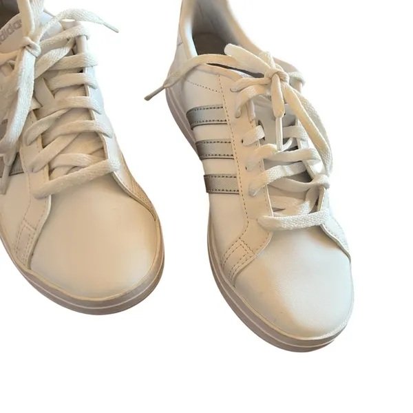 Adidas Womens Size 7 Grand Court Cloudfoam Lifestyle Sneakers White Silver Metal - Image 4