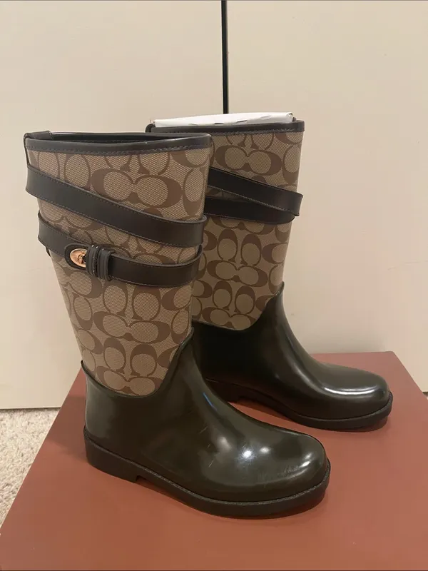 Coach Trisha brown boots size 6 - Image 2