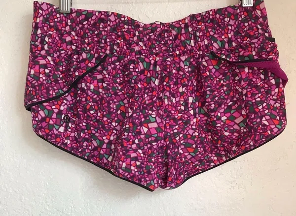 Lululemon 6 reversible shorts - Image 5