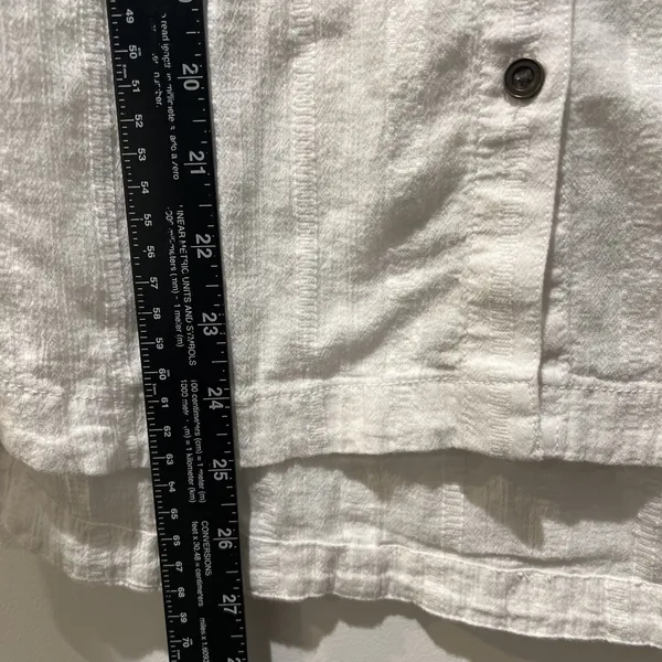 BKE by Buckle White Textured Button-Up Blouse Size S 100% cotton Rounded Hemline - Image 11