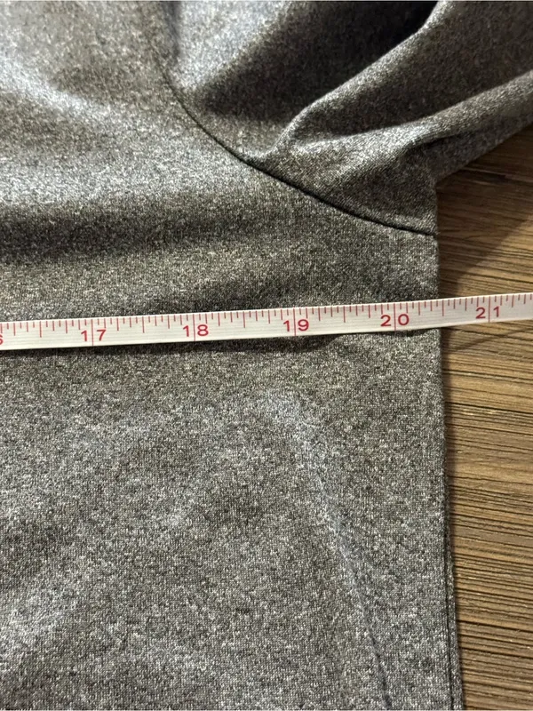 Grey Long Sleeve Tee with Rainbow Graphic Gray Size M - Image 3