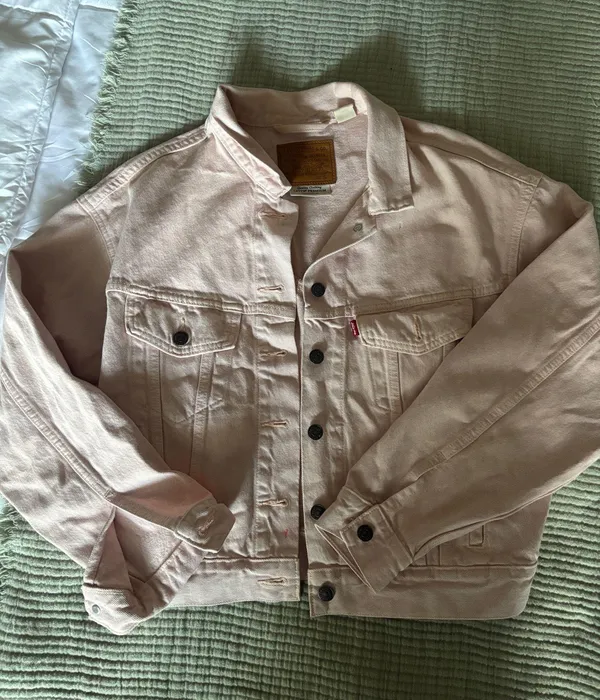 Baby Pink Levi’s Jacket - Image 9