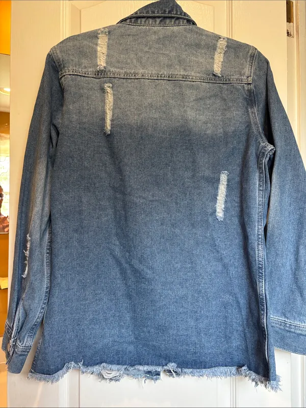 Dokotoo Brand Blue Distressed Denim Button Down Shacket Nwts Size Small - Image 6