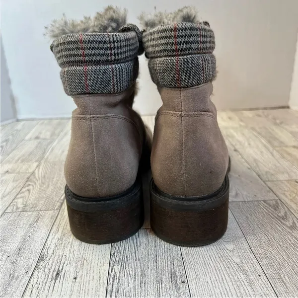 Sam Edelman Tan and Gray Winter Boots with Lace-Up Design and Cozy Collar - Image 4