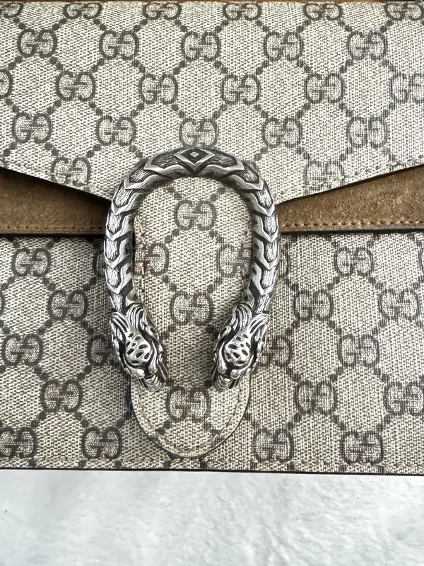 Gucci GG Supreme Shoulder Bag in Beige and Brown with Silver Hardware - Image 3