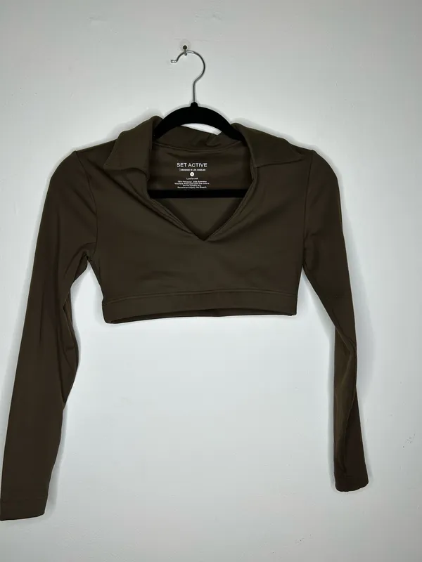 SET ACTIVE long-sleeved, collared brown crop top size small - Image 3