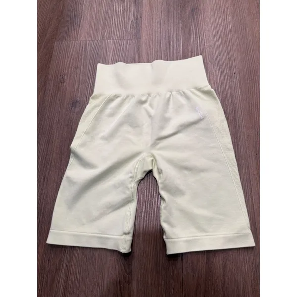 Gymshark Fit Seamless Cycling Shorts Pale Lime Yellow High Waisted GLSH4250‎ S - Image 3
