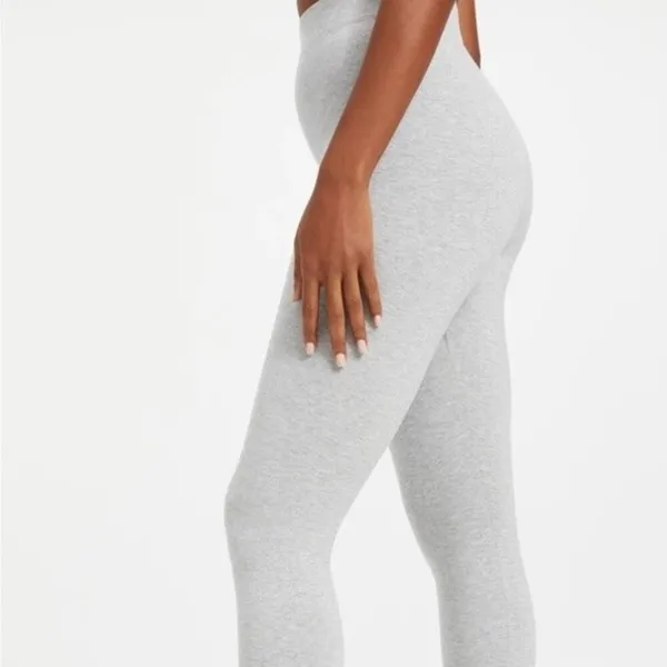 Good American NWT Essential Leggings in Heather Gray - Image 4