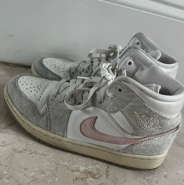 Nike High top Jordan 1 Women’s Light Iron Ore - Image 2