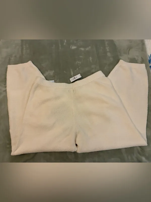 Women’s Gap Brand Cozy Cream Plush Jogger Pants with Pockets Size Medium Petite - Image 6