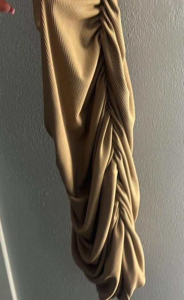 Tan long form fitting dress - Image 2