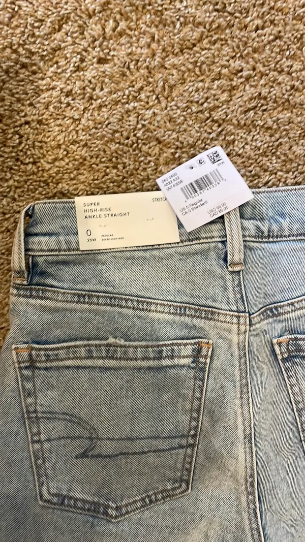 American Eagle Jeans - Image 4