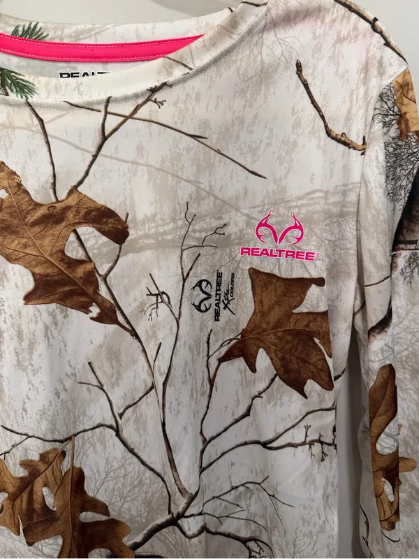 Realtree‎ White Pink Camo Long Sleeve Hunting Shirt Size Medium - Image 2