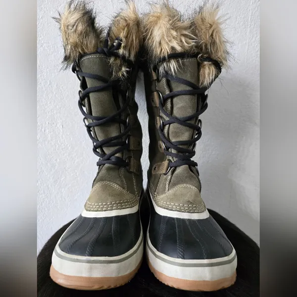 Sorel Women’s Waterproof Shearling Winter Boots Black/Green Size 9 - Image 2