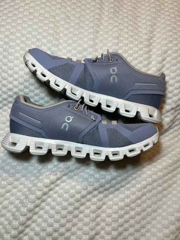 On Cloud Running Shoes Women’s - Image 3