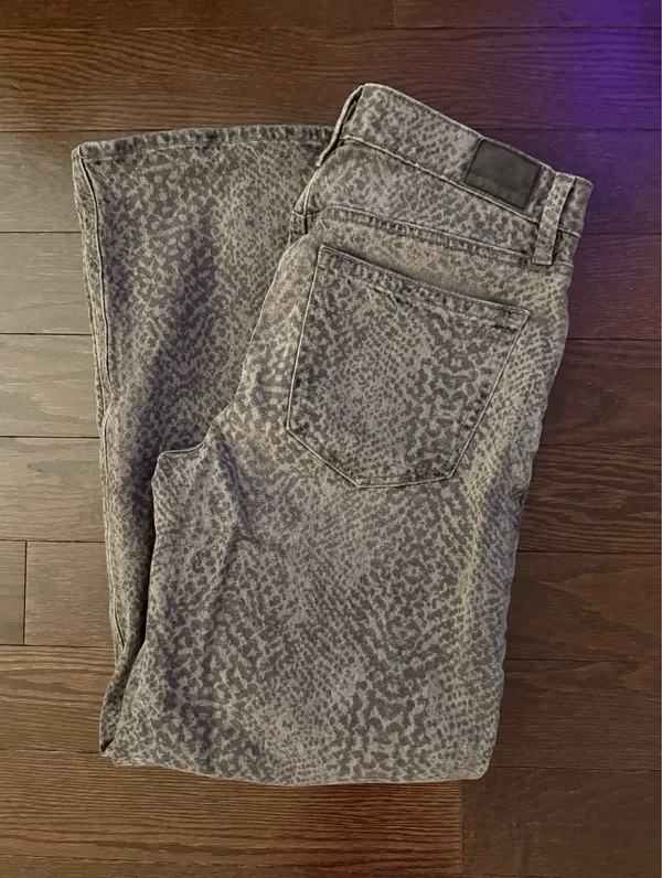American Eagle High-Waisted Jeans - Image 2