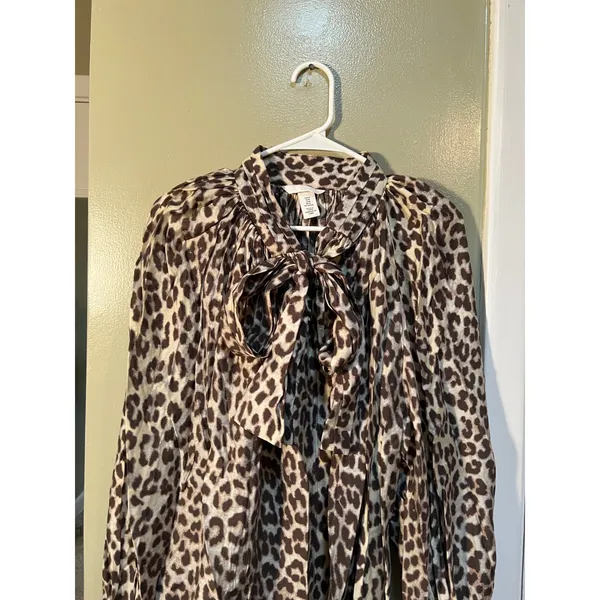 H&M Women's Size Medium Tie-Neck Blouse Light Beige Leopard Print Long Sleeve - Image 3