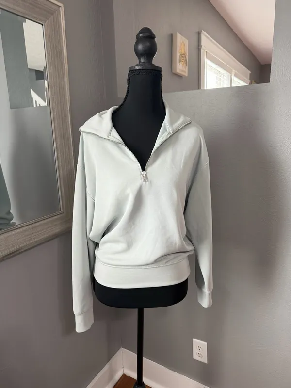Club Monaco Club Collective Iceberg 1/4 Zip Size XS. - Image 3