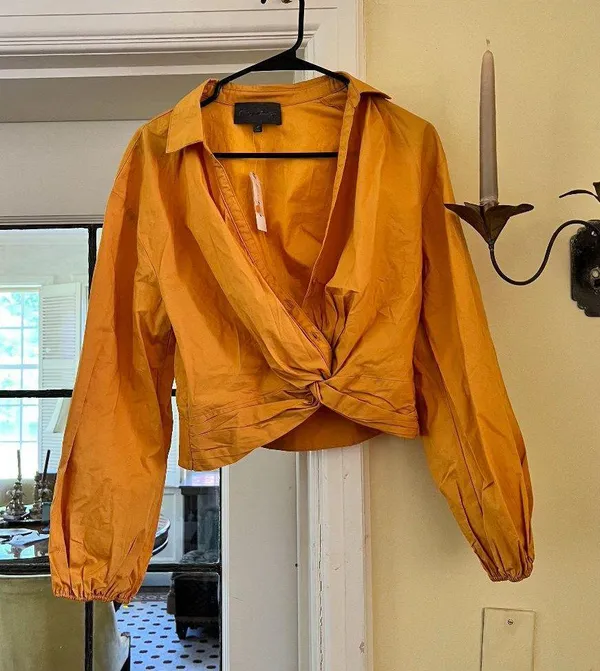 Anthropologie NWOT Twist-Front V-Neck blouse - Image 3