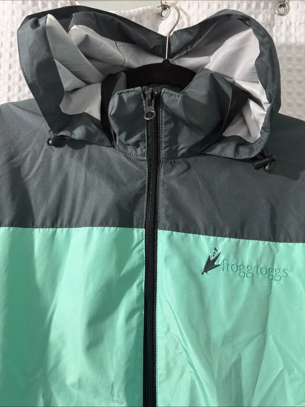 Frogg Toggs Women’s Waterproof Rain Jacket Size S/M - Image 5