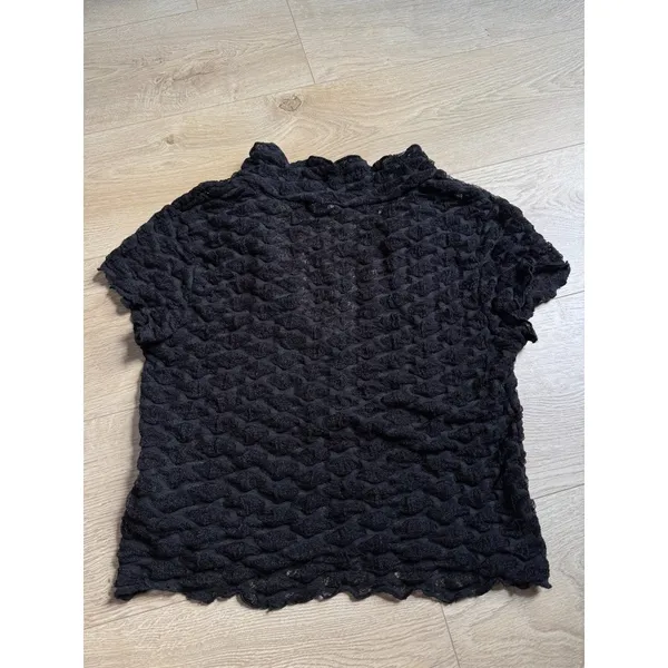 EUC Free People Molly Tee Textured black Crop Polyester Stretch collared size S - Image 2
