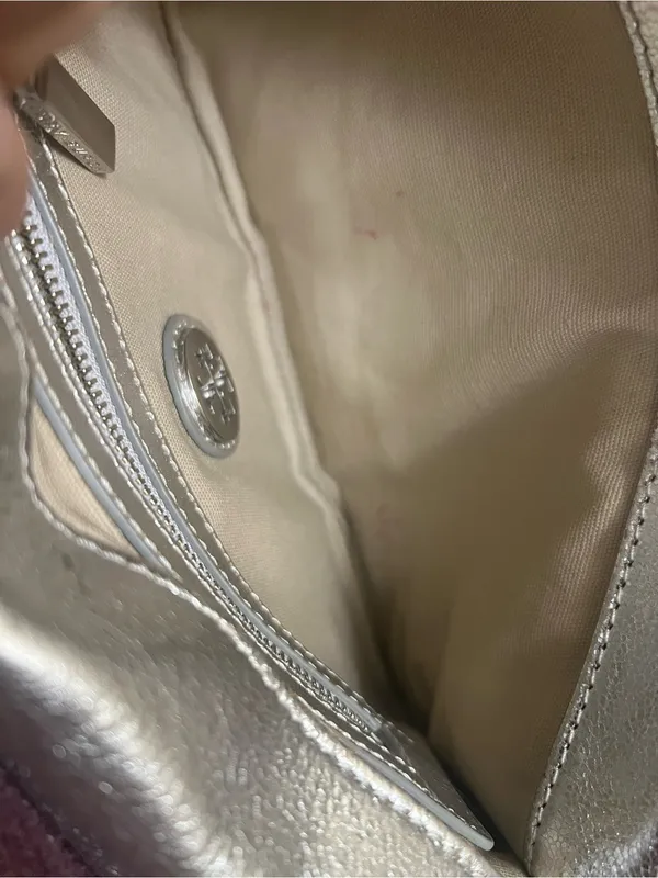Tory Burch Reva Metallic Silver Leather Clutch Crossbody Bag - Image 2