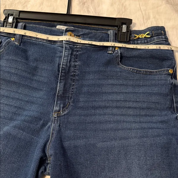 sofia by sofia vergara Dark Blue Relaxed Fit Jeans Size 18 - Image 4