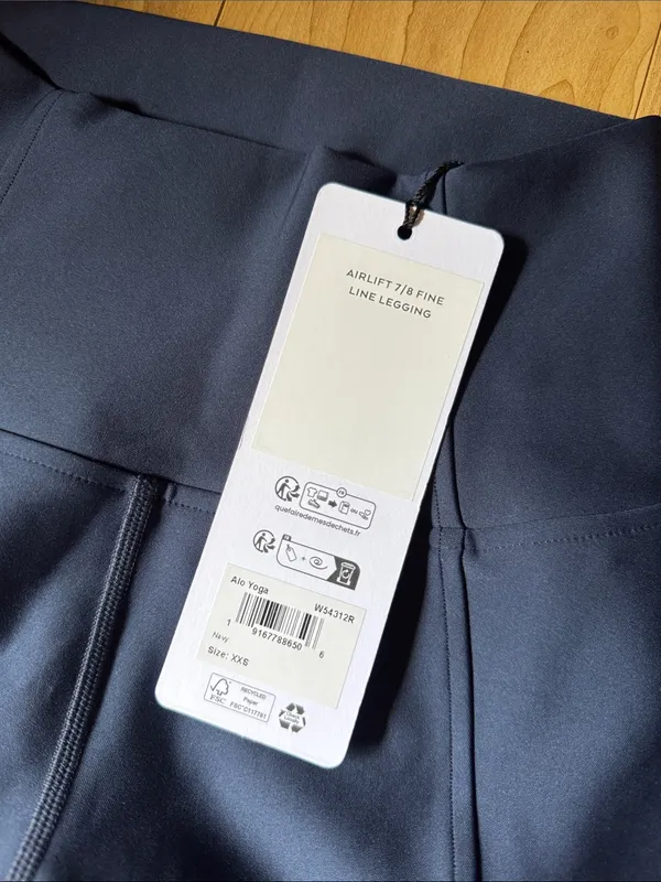 ALO Yoga Airlift High Waist 7/8 Fine Line Legging Navy - Image 2