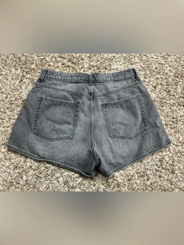 H&M & Denim High-Waist Black Wash Denim Women's Shorts Sz 12 - Image 2