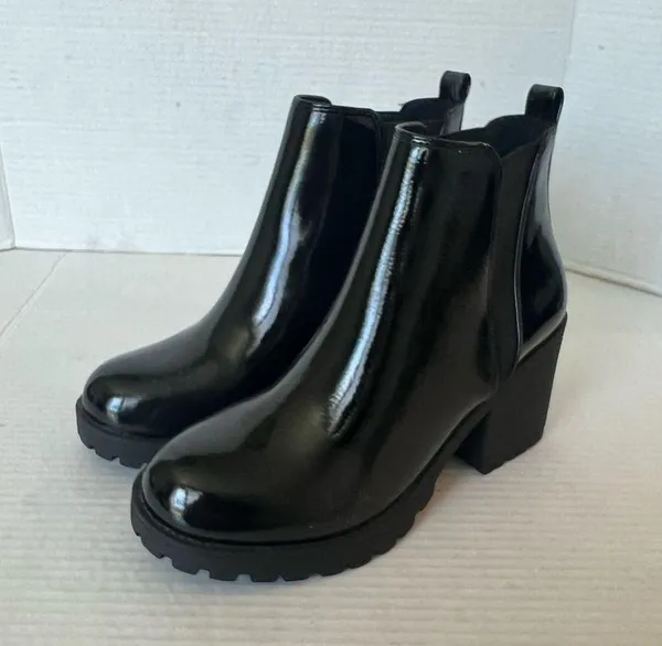 Soda Womens Casual Almond Toe Lug Sole Chunky Heel Ankle Booties Size 9 $ - Image 6