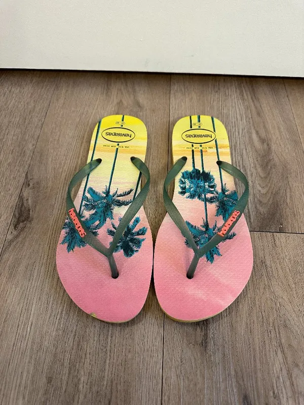HAVAIANAS Pollen Yellow Palm Flip Flops Size US 9/10 - Image 3