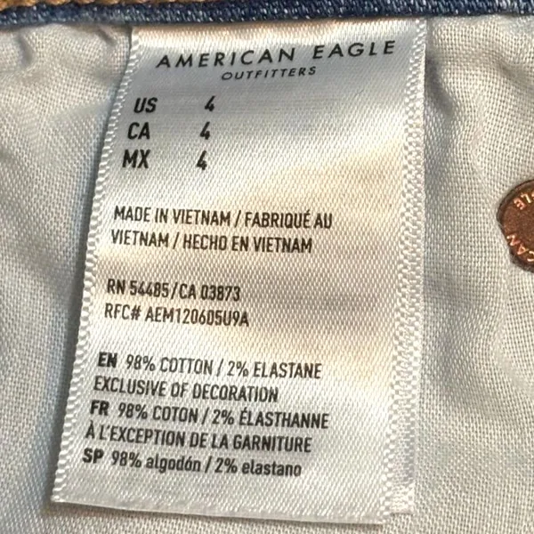 American Eagle Distressed Denim Mini Skirt Raw Hem Light Wash Size 4 - Image 6
