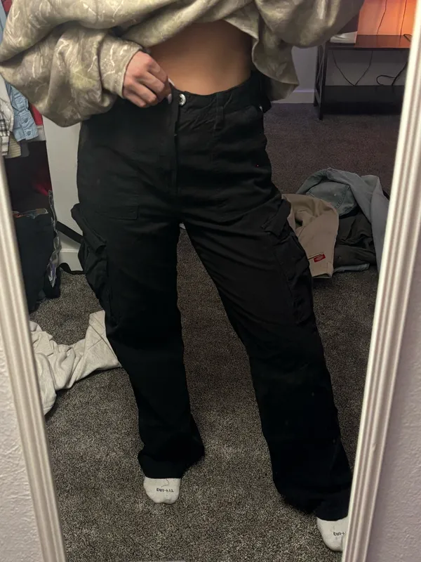 Bershka Cargo Pants - Image 3