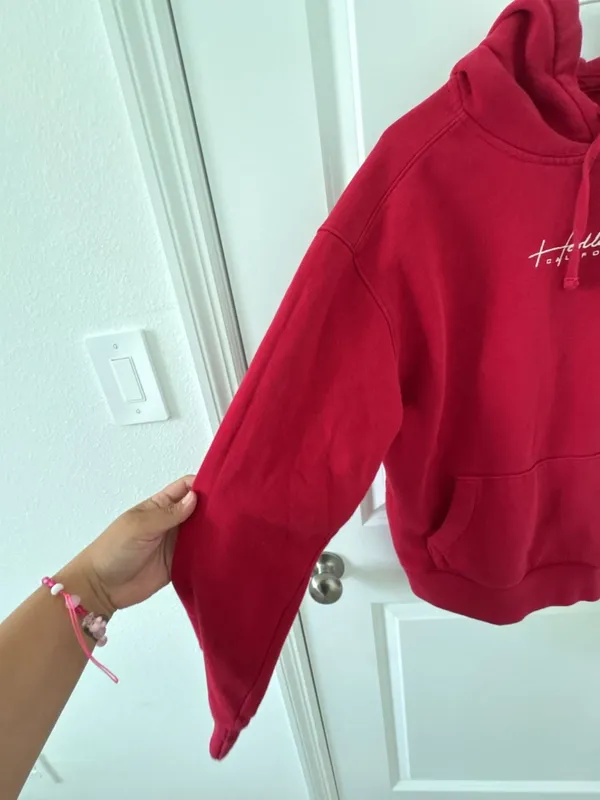 Hollister Must-Have Collection Red Hoodie Size M - Image 4