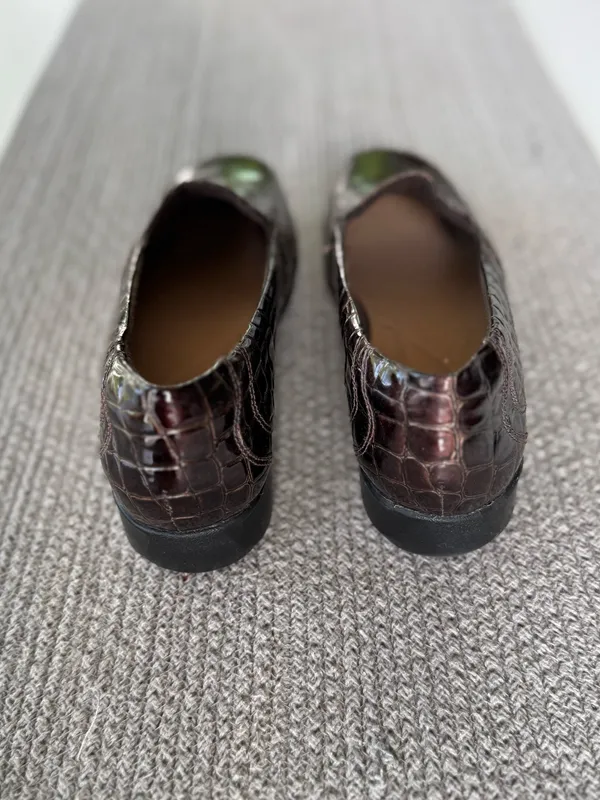 Clarks Collection Dark Brown Burgundy Crocodile Loafers Size 8.5 - Image 3