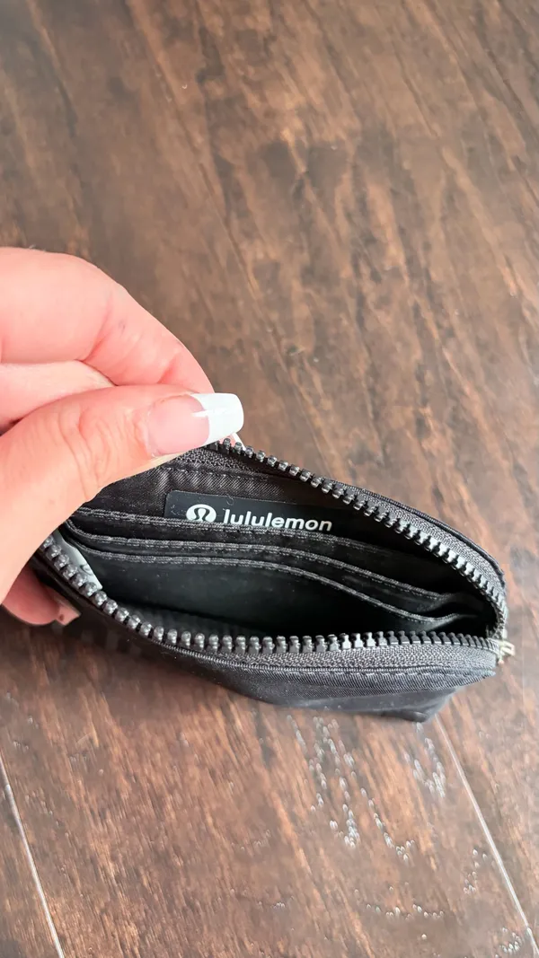 Lululemon Capable card pouch - Image 4