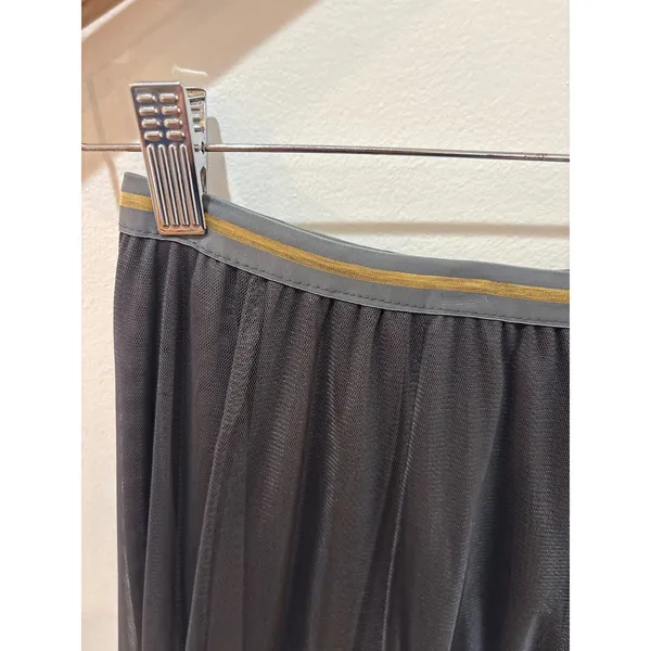 Chic Tulle Midi Skirt Dark Gray Elastic Waist Pleated Layered‎ - Image 2