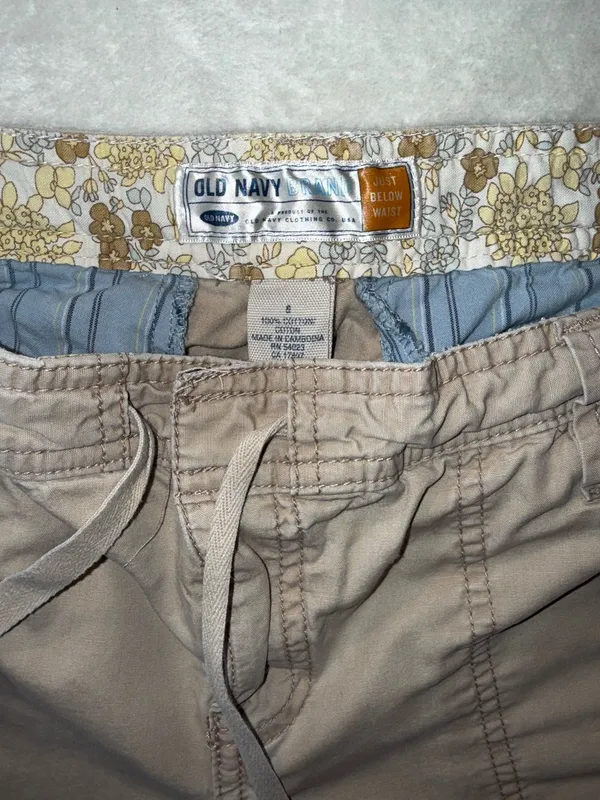 Old navy beige capri pants size 8 - Image 3