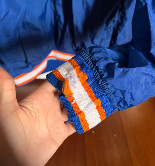 Starter Vintage 90’s  UF GATORS Windbreaker - Image 4