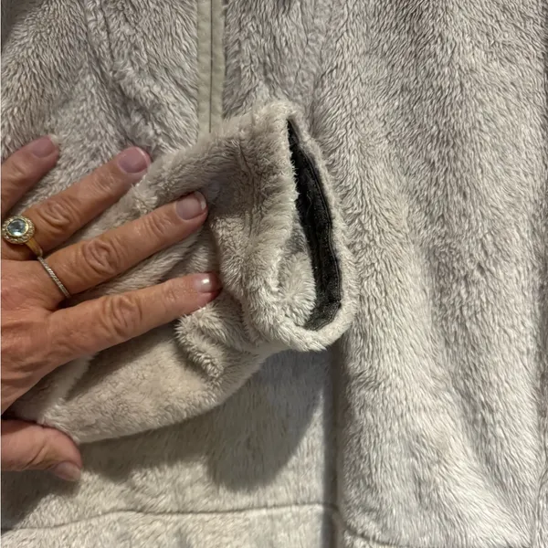 The North Face Cream Women's 1/4 Zip Hoodie - Image 4