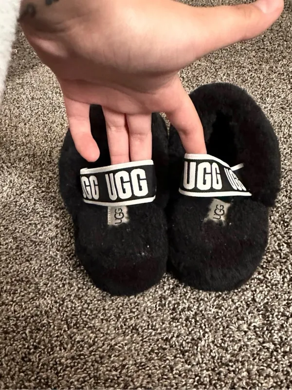 UGG Black Fluffy Slides with Logo Strap Size 6 0231 - Image 2