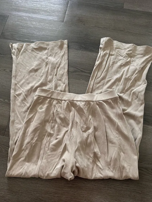 Lululemon Softstreme khaki pants - Image 5