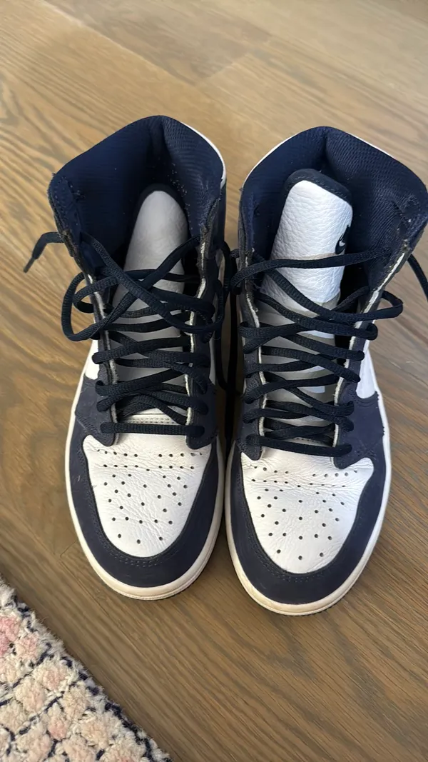 Air Jordan Women’s - Image 2